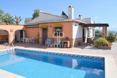 Stunning 3 bedroom Villa for sale with countryside and panoramic views in El Borge, Andalucia