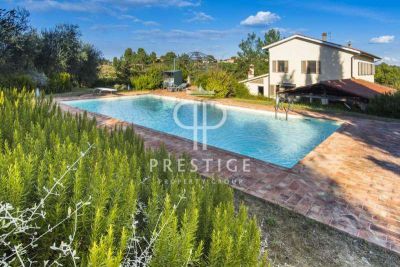 Character 4 bedroom Villa for sale with countryside view in Palaia, Tuscany