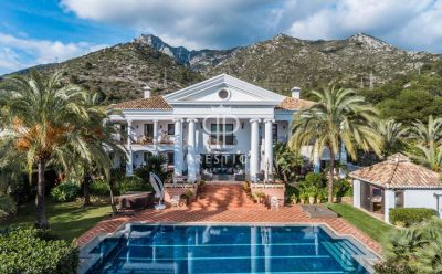 5 bedroom Villa for sale with sea and panoramic views in Sierra Blanca, Marbella, Andalucia