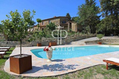 5 bedroom Farmhouse for sale with countryside and panoramic views in Montecatini Val di Cecina, Tuscany