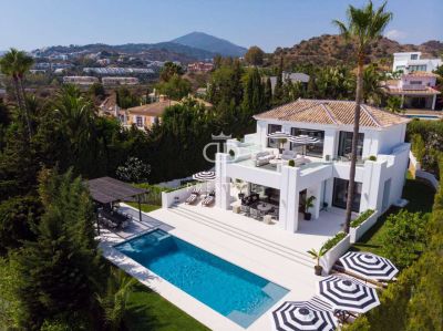 5 bedroom Villa for sale with panoramic view in Los Naranjos Urbanisation, Marbella, Andalucia