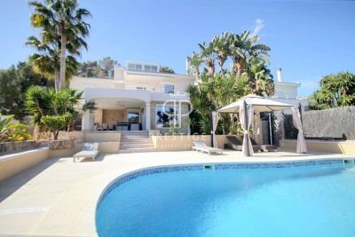 Immaculate 4 bedroom Villa for sale with sea view in Cas Catala, Mallorca