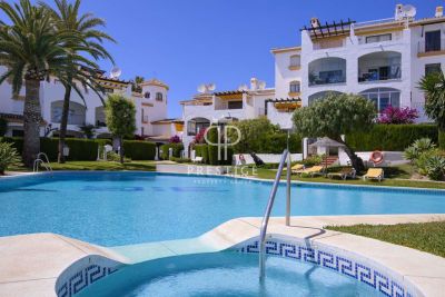 3 bedroom Apartment for sale with sea view in Nueva Andalucia, Andalucia