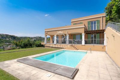 Refurbished 4 bedroom Villa for sale with sea view in Nice, Cote d'Azur French Riviera