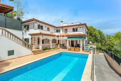 Exclusive 8 bedroom Villa for sale with sea view in Cas Catala, Mallorca