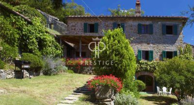 With Annex 6 bedroom Villa for sale with countryside and panoramic views in Florence, Tuscany