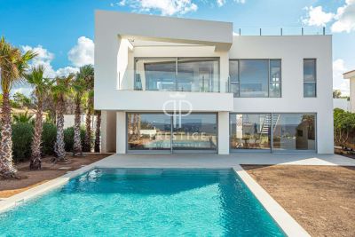 New Build 3 bedroom Villa for sale with sea view in Port Adriano, Mallorca