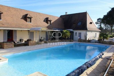 Refurbished 5 bedroom Farmhouse for sale with countryside view in Perigueux, Aquitaine