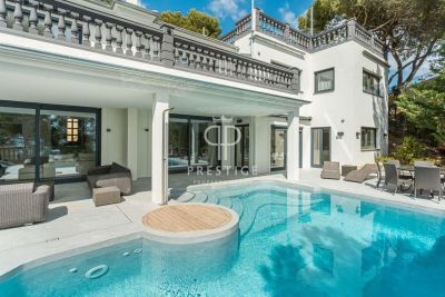 Refurbished 7 bedroom Villa for sale with sea view in Cala Vinyes, Mallorca