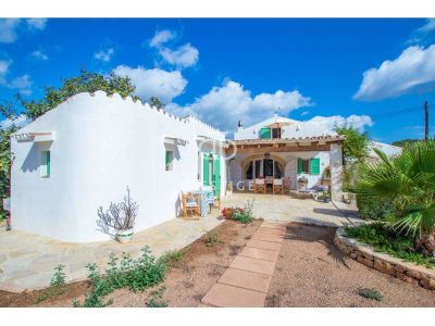 Renovated 4 bedroom Farmhouse for sale with sea view in Suestra, Sant Lluis, Menorca