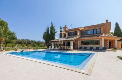 Beautiful 4 bedroom Villa for sale with countryside view in Palmanyola, Mallorca