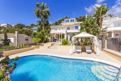 Refurbished 4 bedroom Villa for sale with sea view in Cas Catala, Mallorca