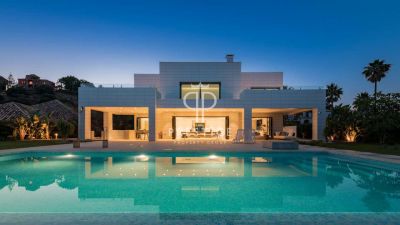 6 bedroom Villa for sale with sea and panoramic views in Benahavis, Andalucia