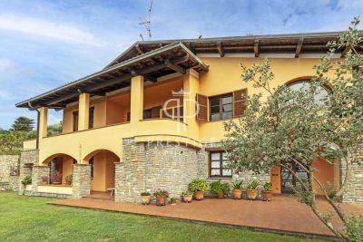 Spacious 4 bedroom Villa for sale with sea view in Imperia, Liguria