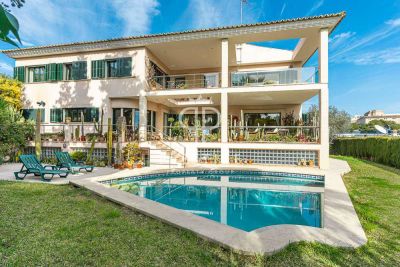 Bright 5 bedroom Villa for sale with panoramic view in Son Espanyolet, Mallorca