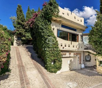 4 bedroom Villa for sale with countryside view in El Rosario, Marbella, Andalucia