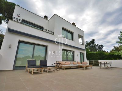 Stylish 4 bedroom Villa for sale in La Montgoda, Lloret de Mar, Catalonia