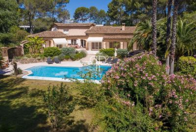 Lovingly Maintained 4 bedroom Villa for sale with countryside view in Mougins, Cote d