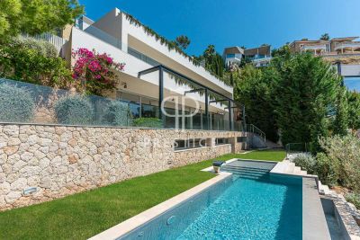 5 bedroom Villa for sale with sea and panoramic views in Costa d