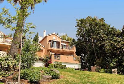 3 bedroom Townhouse for sale in Estepona, Andalucia