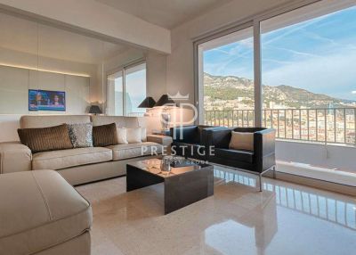 Renovated 3 bedroom Apartment for sale with sea view in Jardin Exotique, Port and Exotic Gardens