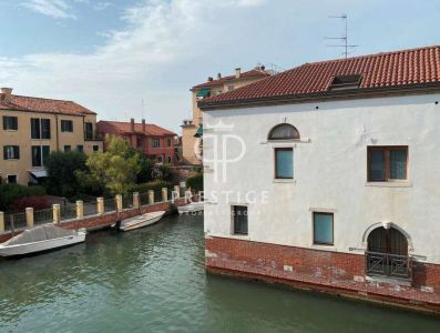 Authentic 2 bedroom Apartment for sale in Giudecca, Venice, Veneto