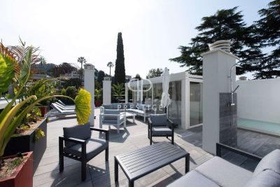 Bright 3 bedroom Penthouse for sale with panoramic view in Cannes, Cote d'Azur French Riviera