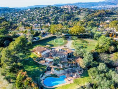 Quiet 5 bedroom Villa for sale with countryside view in Mougins, Cote d