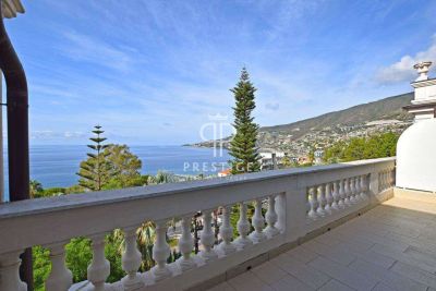 Bright 2 bedroom Penthouse for sale with sea view in Ospedaletti, Liguria