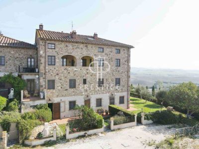 4 bedroom Apartment for sale with countryside and panoramic views in Volterra, Tuscany