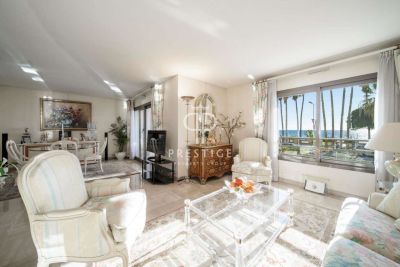 Stylish 2 bedroom Apartment for sale with sea view in La Croisette, Cannes, Cote d'Azur French Riviera