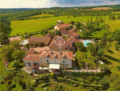 Luxury Private Hamlet for sale in Nontron, Aquitaine