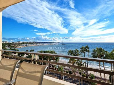 Bright 3 bedroom Apartment for sale with sea view in Cannes, Cote d'Azur French Riviera