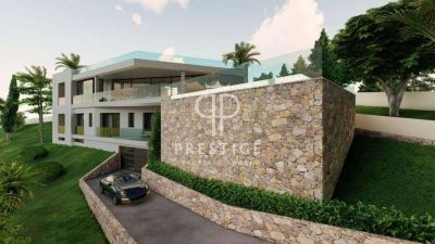 Immaculate 5 bedroom Villa for sale with panoramic view in Costa d