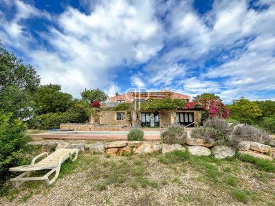 Lovingly Maintained 3 bedroom Villa for sale with sea view in Son Carrio, Mallorca