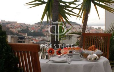 Modern 1 bedroom Apartment for sale in Santo Antonio, Lisbon City, Central Portugal