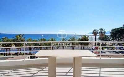 Refurbished 2 bedroom Apartment for sale with sea view in La Croisette, Cannes, Cote d'Azur French Riviera