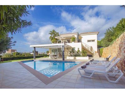 Bright 5 bedroom Villa for sale with sea view in Cala Llonga, Menorca