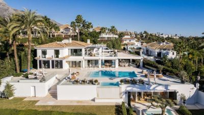 7 bedroom Villa for sale with panoramic view in Marbella, Andalucia