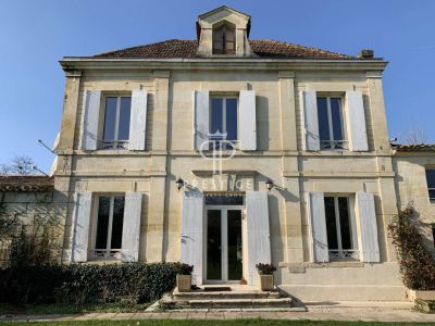 Authentic 5 bedroom Manor House for sale with countryside view in Libourne, Aquitaine