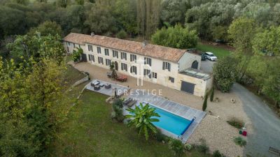 Renovated 6 bedroom House for sale with countryside view in Saint Laurent d'Arce, Aquitaine