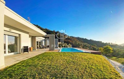 Contemporary 3 bedroom Villa for sale with panoramic view in Soldano, Liguria