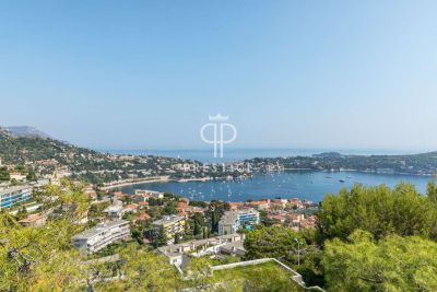 Stylish 2 bedroom Apartment for sale with sea view in Villefranche Sur Mer, Cote d'Azur French Riviera