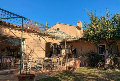 Lovingly Maintained 3 bedroom House for sale with countryside view in Saint Tropez, Cote d