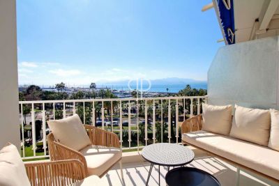 Refurbished 3 bedroom Apartment for sale with sea view in La Croisette, Cannes, Cote d