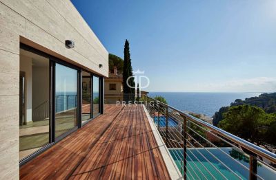 New Build 4 bedroom Villa for sale with sea view in Canyelles, Catalonia