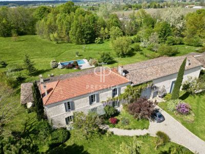 Stylish 7 bedroom Manor House for sale with countryside view in Monsegur, Aquitaine