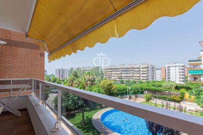 Bright 3 bedroom Apartment for sale with sea view in Playa de Fenals, Lloret de Mar, Catalonia