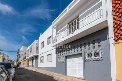 Stylish 5 bedroom Villa for sale in Portimao, Portimao, Algarve