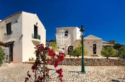 Authentic 7 bedroom Villa for sale with sea view in Santa Barbara de Nexe, Algarve